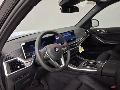 New 2026 BMW X5 sDrive40i w/ Parking Assistance Package RWD image 2
