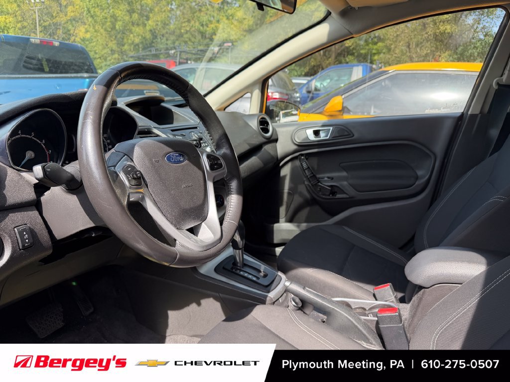 Used 2015 Ford Fiesta SE FWD image 3