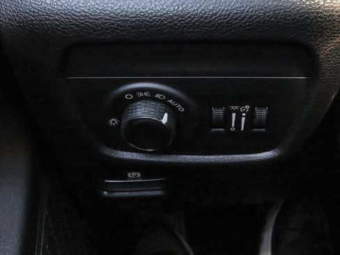 New 2025 Jeep Grand Cherokee L Altitude image 30