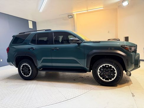 Used 2025 Toyota 4Runner TRD Off-Road Premium AWD/4WD image 8