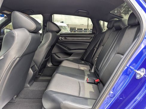 Used 2018 Honda Accord Sport image 12