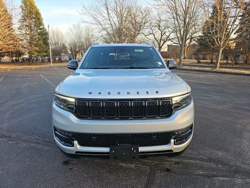 Used 2023 Jeep Wagoneer Series II image 9