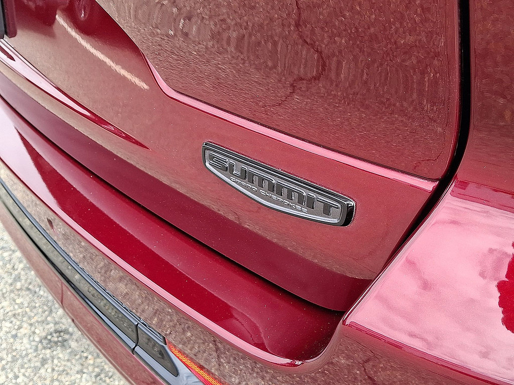 Certified 2025 Jeep Grand Cherokee Summit AWD/4WD image 24