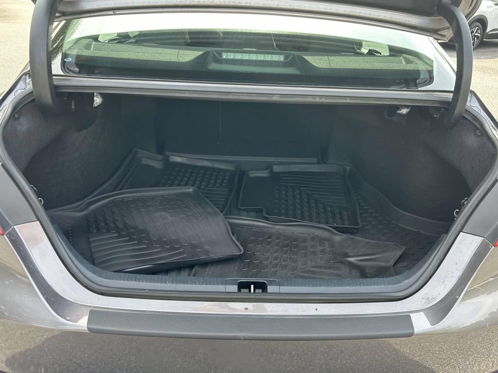 Used 2023 Toyota Camry SE FWD image 13