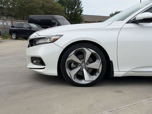 Used 2020 Honda Accord Touring image 10