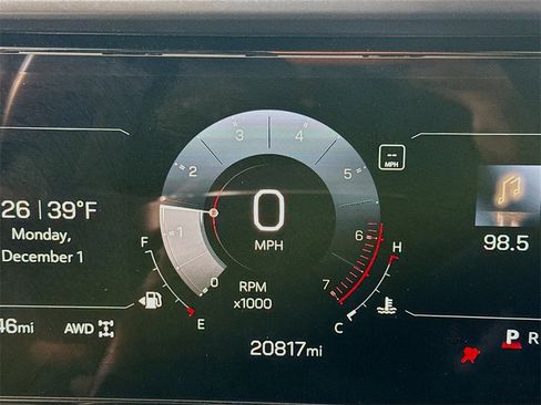 Used 2025 GMC Terrain Elevation image 6