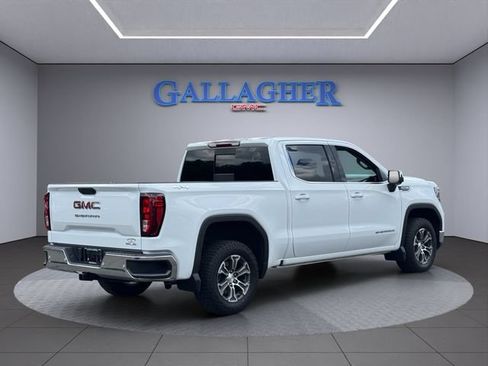 Used 2024 GMC Sierra 1500 SLE w/ Preferred Package AWD/4WD image 4