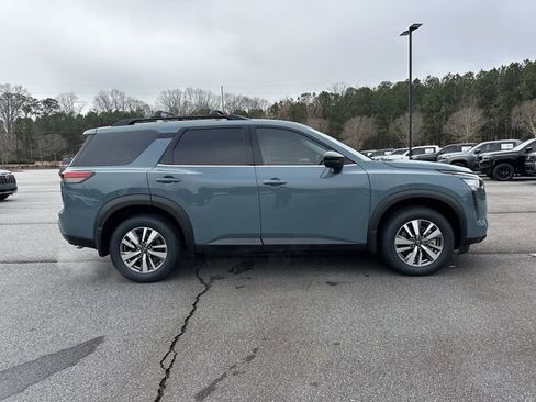 New 2026 Nissan Pathfinder SL FWD image 9