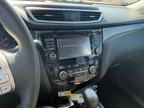 Used 2015 Nissan Rogue SV w/ SV Premium Package AWD/4WD image 19