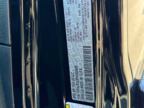 Used 2023 Jeep Wrangler Unlimited Sahara w/ Cold Weather Group AWD/4WD image 17