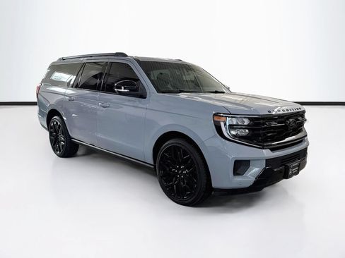Used 2026 Ford Expedition Max Platinum w/ Stealth Performance Package AWD/4WD image 3