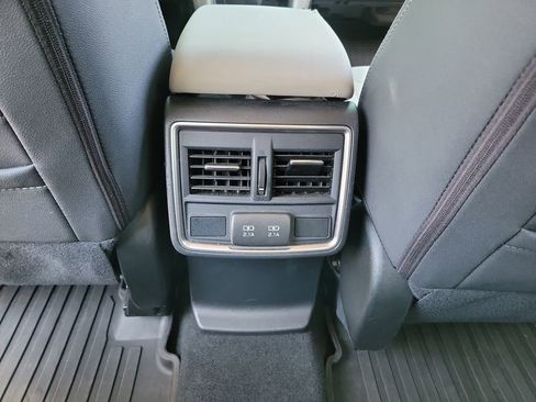 Used 2020 Subaru Forester Premium image 21