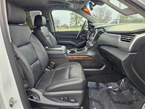 Used 2018 Chevrolet Suburban LT image 10