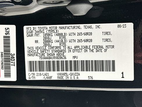 Used 2024 Toyota Sequoia Platinum AWD/4WD image 32