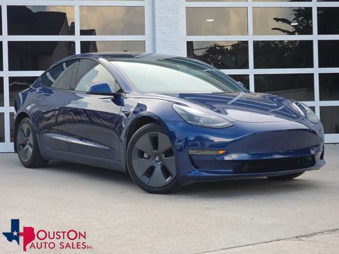 Used 2022 Tesla Model 3 Long Range AWD/4WD image 1