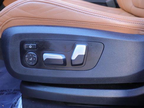 Used 2025 BMW X5 sDrive40i w/ M Sport Package image 24