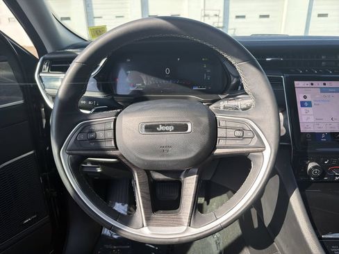 Used 2023 Jeep Grand Cherokee 4WD 4xe image 21