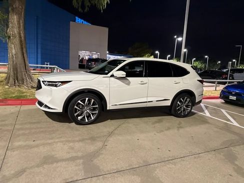 Used 2023 Acura MDX SH-AWD w/ Technology Package image 2