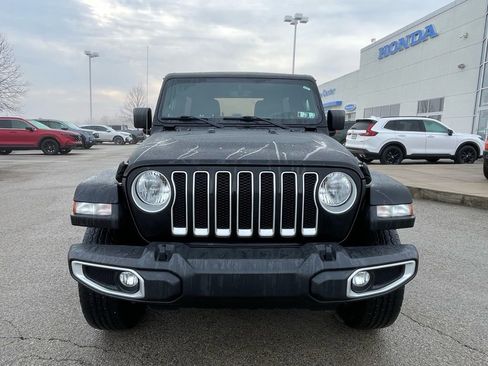 Used 2022 Jeep Wrangler Unlimited Sahara AWD/4WD image 8