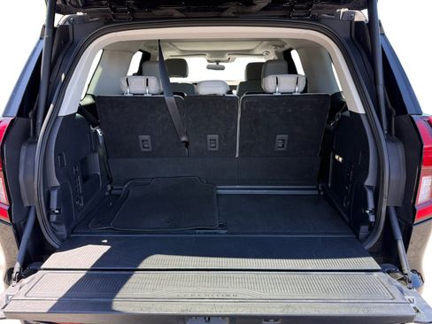 Certified 2025 Ford Expedition Active AWD/4WD image 17