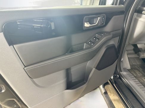 Used 2024 INEOS Grenadier Fieldmaster Edition image 17