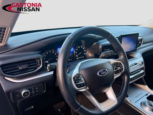 Used 2022 Ford Explorer XLT w/ Equipment Group 202A image 11