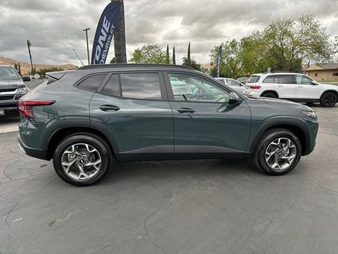 New 2026 Chevrolet Trax LT image 9