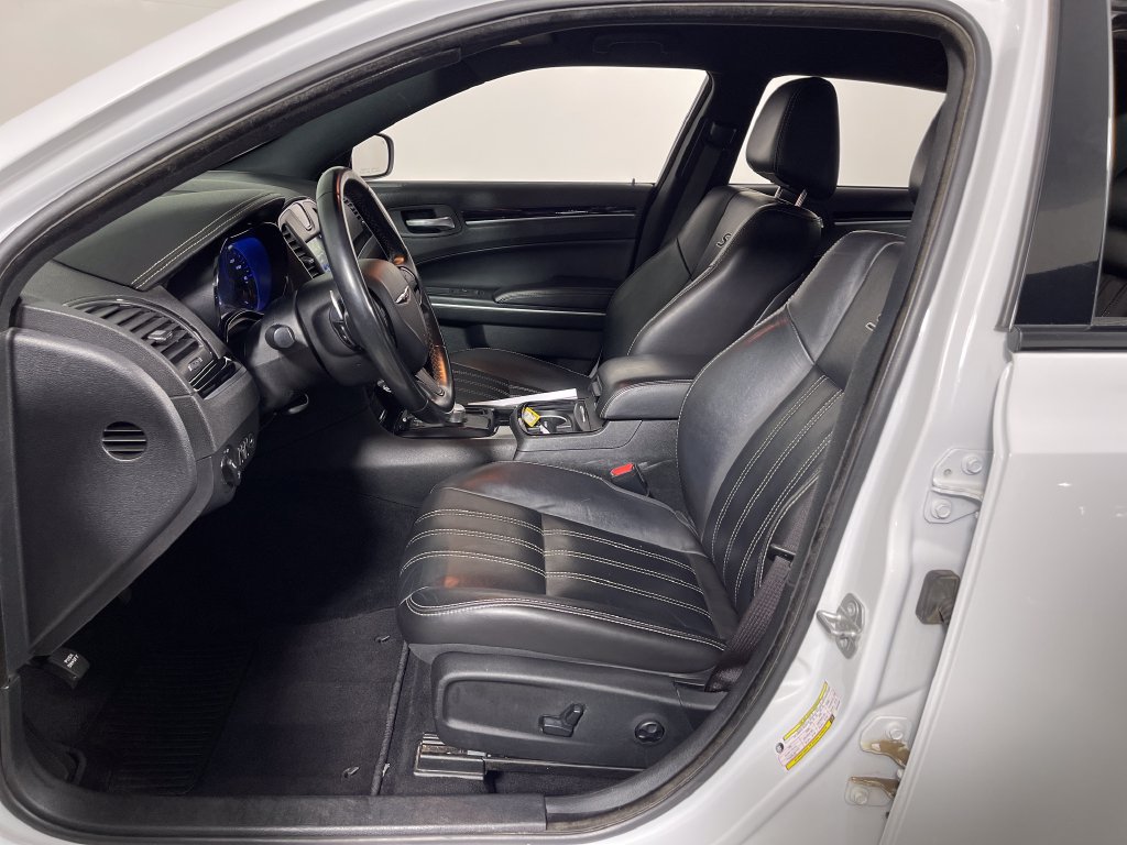 Used 2019 Chrysler 300 S RWD image 12