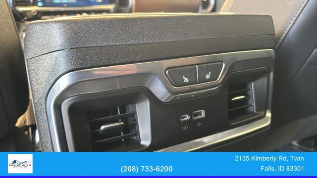 Used 2024 Chevrolet Silverado 1500 High Country w/ Technology Package AWD/4WD image 26