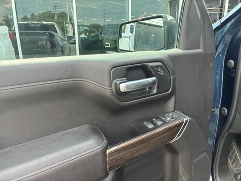 Used 2021 Chevrolet Silverado 1500 LT AWD/4WD image 16