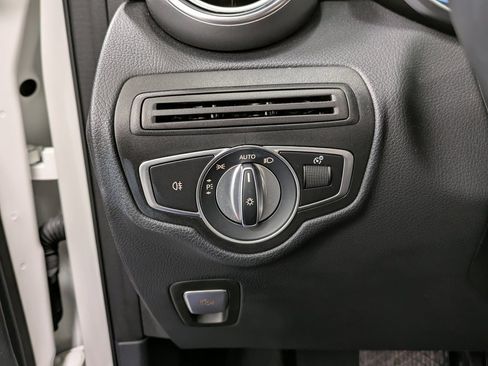 Used 2021 Mercedes-Benz GLC 300 4MATIC image 20