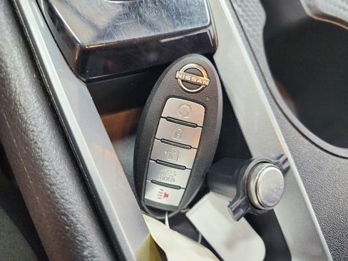 Used 2024 Nissan Altima 2.5 S FWD image 29