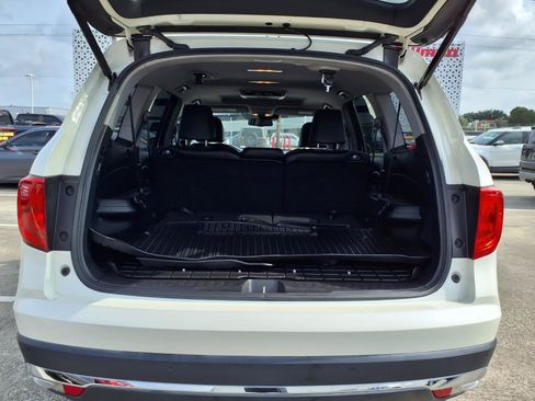 Certified 2017 Honda Pilot Touring image 20