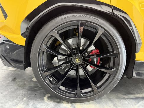 Used 2019 Lamborghini Urus AWD/4WD image 41
