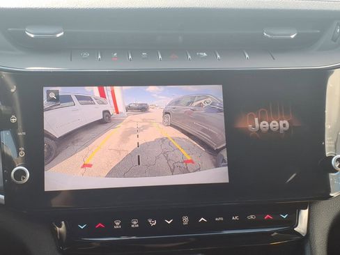 New 2026 Jeep Grand Cherokee L 4WD image 9