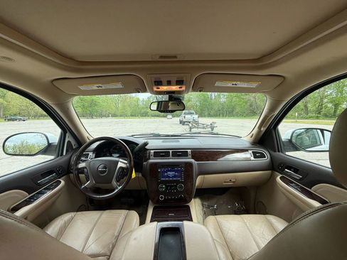Used 2008 GMC Yukon XL Denali image 16