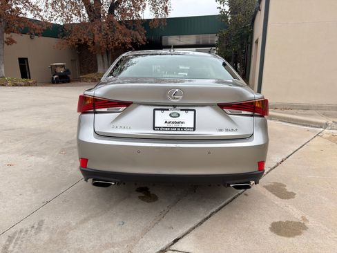 Used 2019 Lexus IS 300 image 5