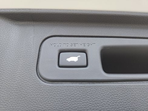 Used 2025 Honda Pilot Touring image 23