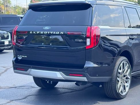 Used 2025 Ford Expedition Platinum w/ Platinum Ultimate Package AWD/4WD image 51