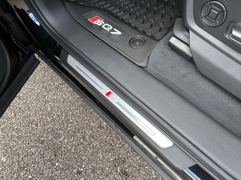 New 2026 Audi SQ7 Premium Plus image 16