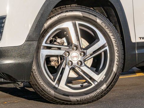 Used 2020 GMC Terrain SLT image 6