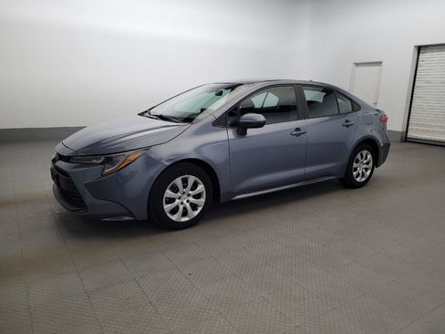 Used 2024 Toyota Corolla LE FWD image 2