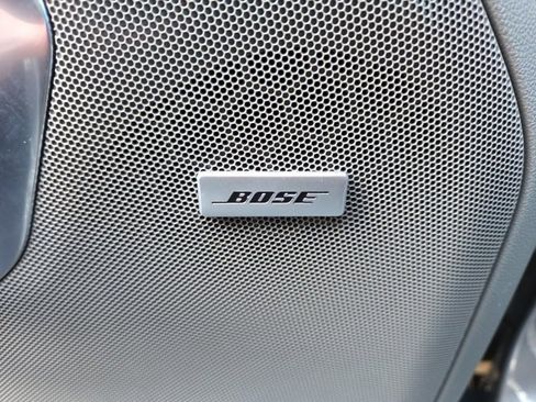 Used 2022 Chevrolet Suburban LT image 9