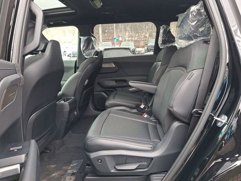 New 2027 Kia Telluride S image 6