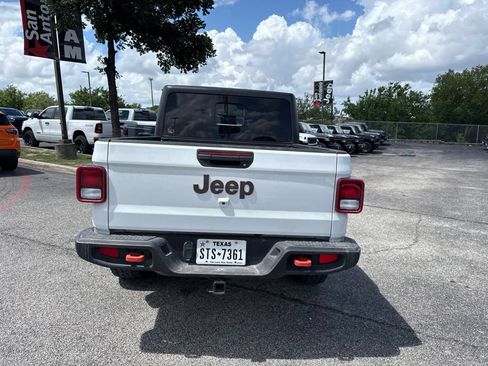 Used 2023 Jeep Gladiator Mojave AWD/4WD image 12