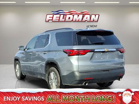 Used 2023 Chevrolet Traverse LT w/ Rear Camera Mirror Package image 3