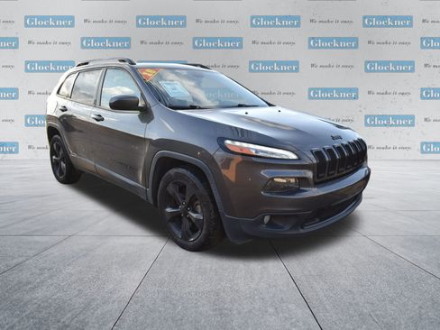 Used 2018 Jeep Cherokee Latitude w/ Altitude Package image 3