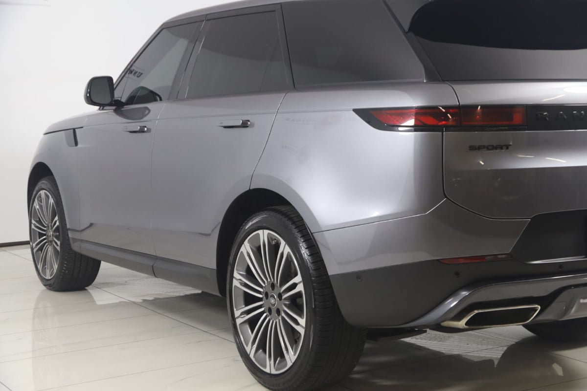 Used 2023 Land Rover Range Rover Sport SE AWD/4WD image 23