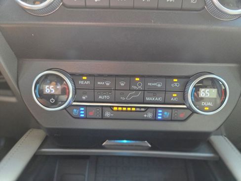 Used 2021 Ford Expedition XLT RWD image 28