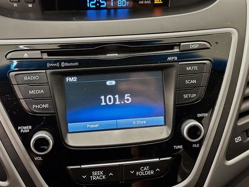 Used 2014 Hyundai Elantra SE w/ Option Group 02 FWD image 21